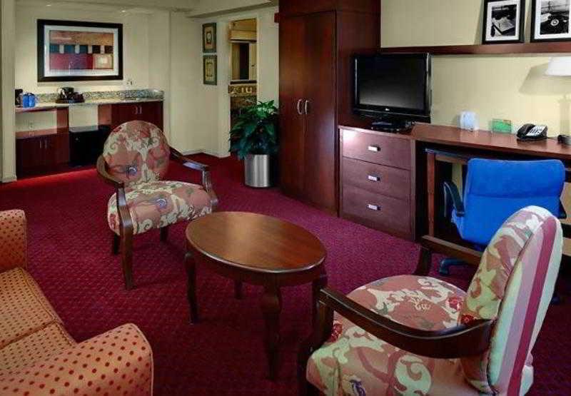 Courtyard By Marriott Фейетвилл Номер фото